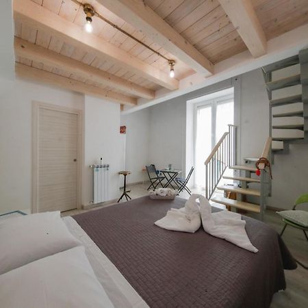 Bed And Breakfast I 7 Venti- 7 Winds เนเปิลส์ ภายนอก รูปภาพ