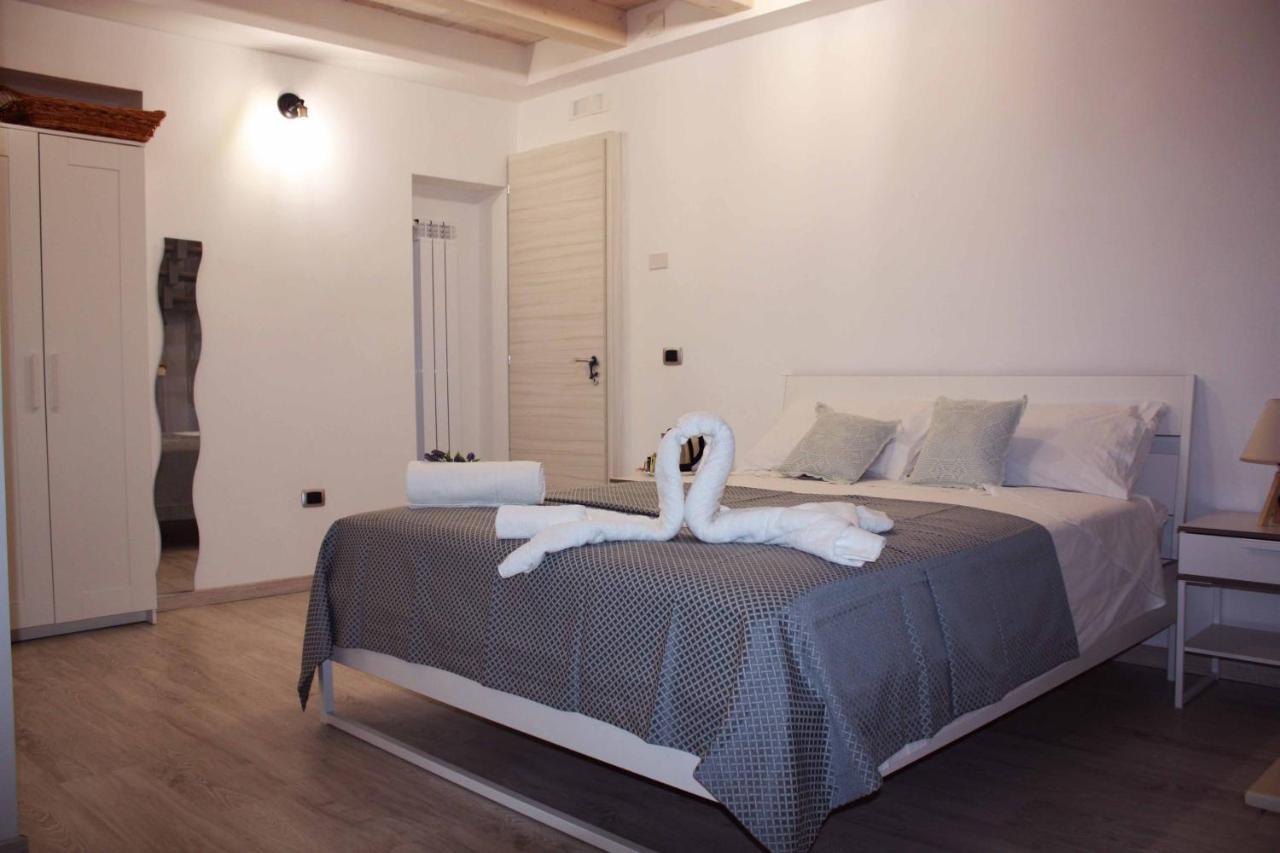 Bed And Breakfast I 7 Venti- 7 Winds เนเปิลส์ ภายนอก รูปภาพ