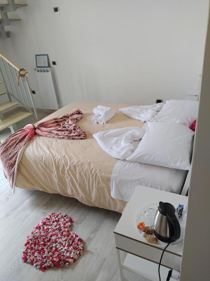 Bed And Breakfast I 7 Venti- 7 Winds เนเปิลส์ ภายนอก รูปภาพ