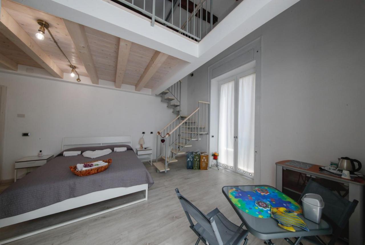 Bed And Breakfast I 7 Venti- 7 Winds เนเปิลส์ ภายนอก รูปภาพ