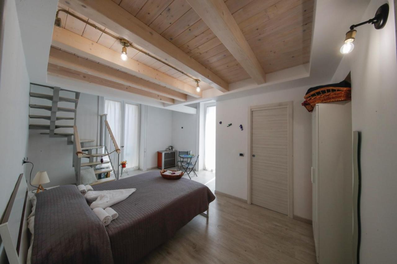 Bed And Breakfast I 7 Venti- 7 Winds เนเปิลส์ ภายนอก รูปภาพ