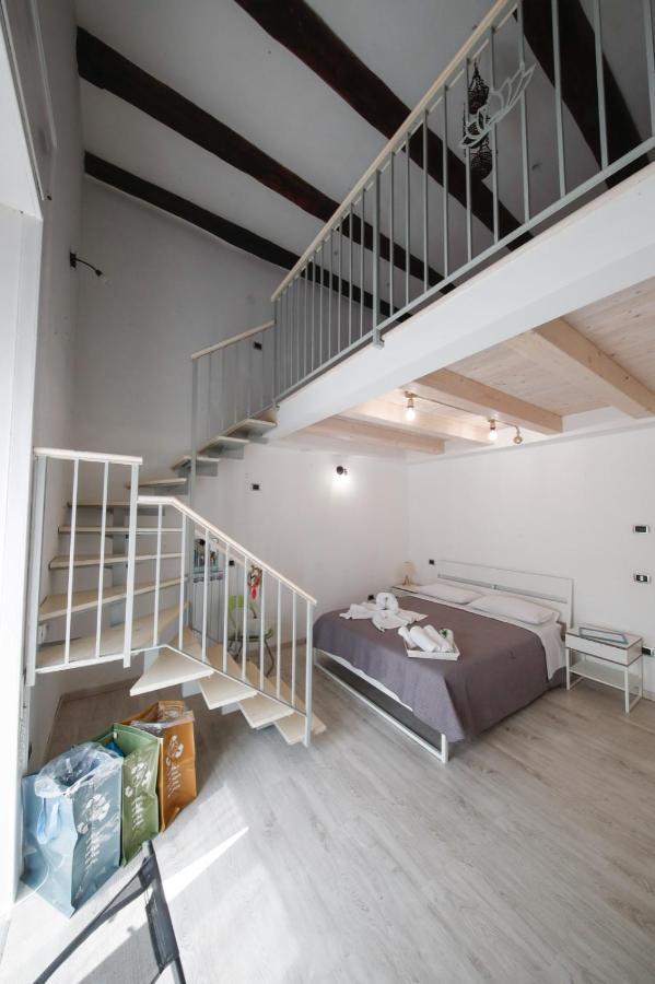 Bed And Breakfast I 7 Venti- 7 Winds เนเปิลส์ ภายนอก รูปภาพ