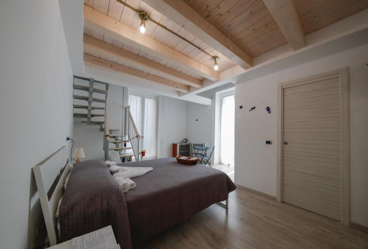 Bed And Breakfast I 7 Venti- 7 Winds เนเปิลส์ ภายนอก รูปภาพ