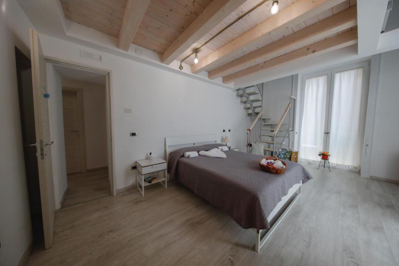 Bed And Breakfast I 7 Venti- 7 Winds เนเปิลส์ ภายนอก รูปภาพ
